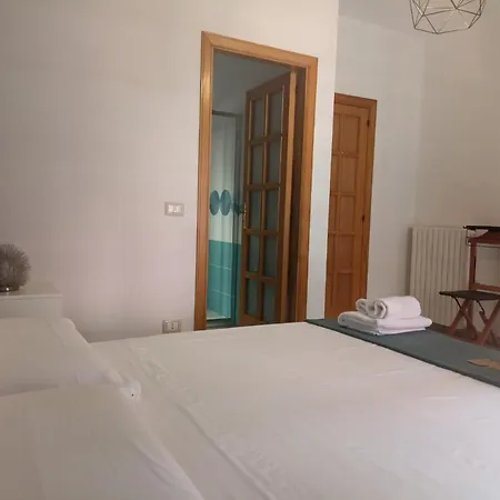 Bed and Breakfast 3b